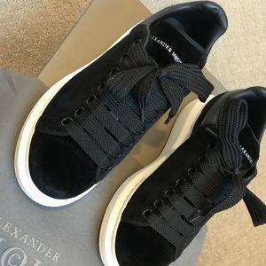 Alexander McQueenBlack Shoe, size 36